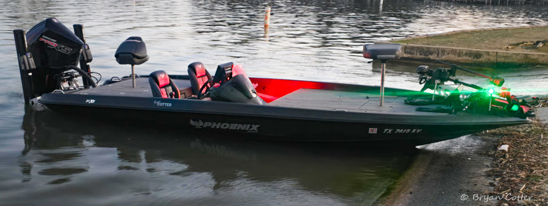 Bryan Cotter's 2025 Phoenix 21 XE bass boat on a Central Texas lake